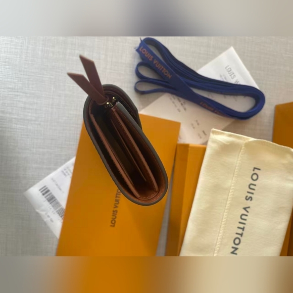 Louis Vuitton Victorine Wallet - Picture 4 of 12